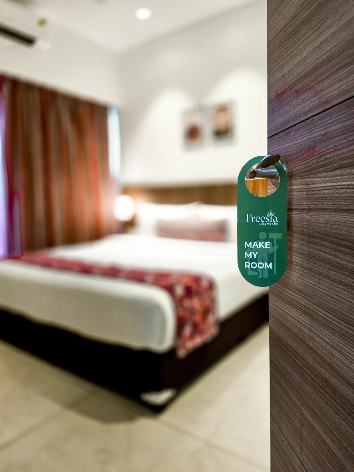 Freesia Residency By Express Inn - Navi Mumbai Bagian luar foto