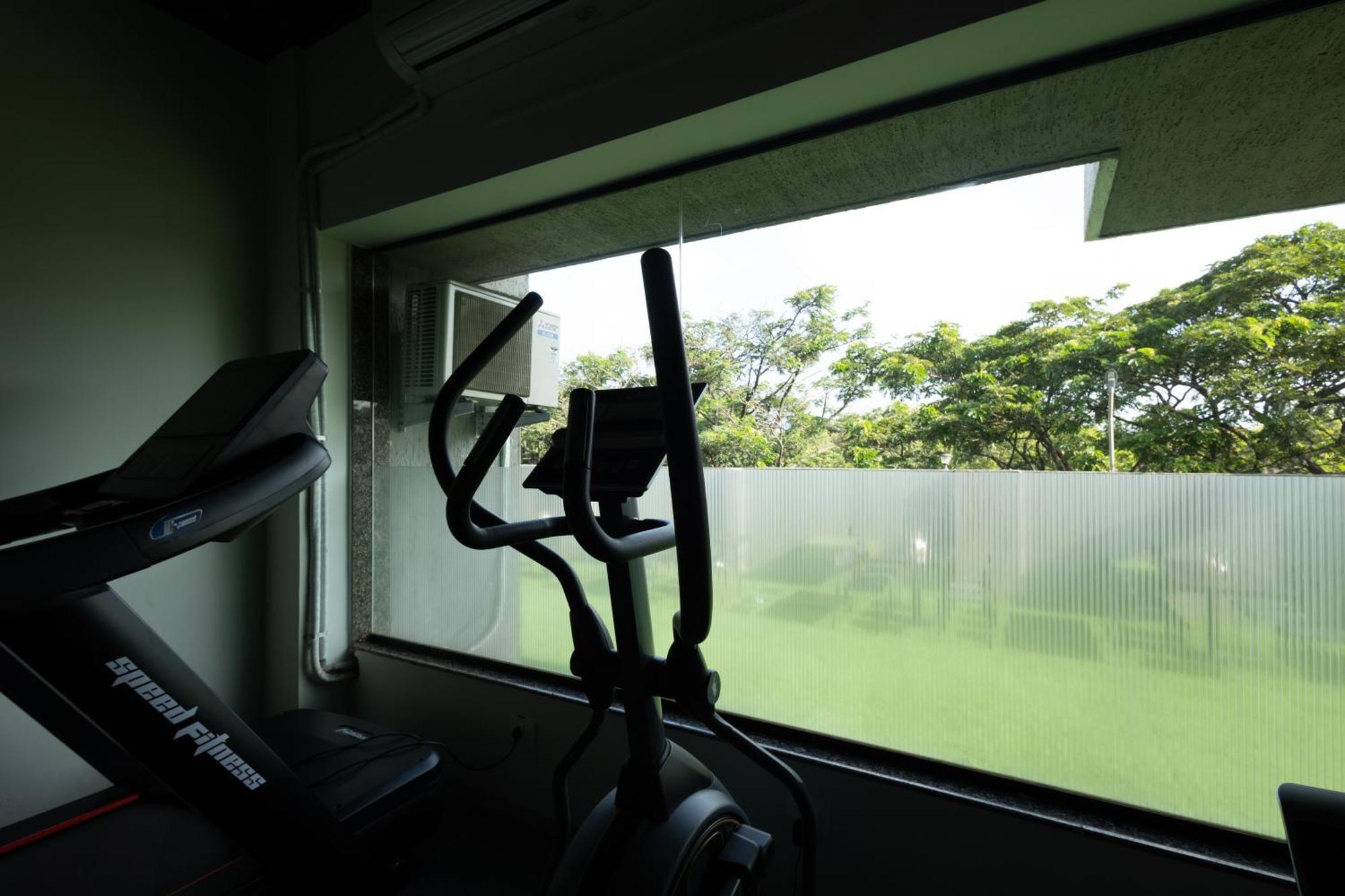 Freesia Residency By Express Inn - Navi Mumbai Bagian luar foto