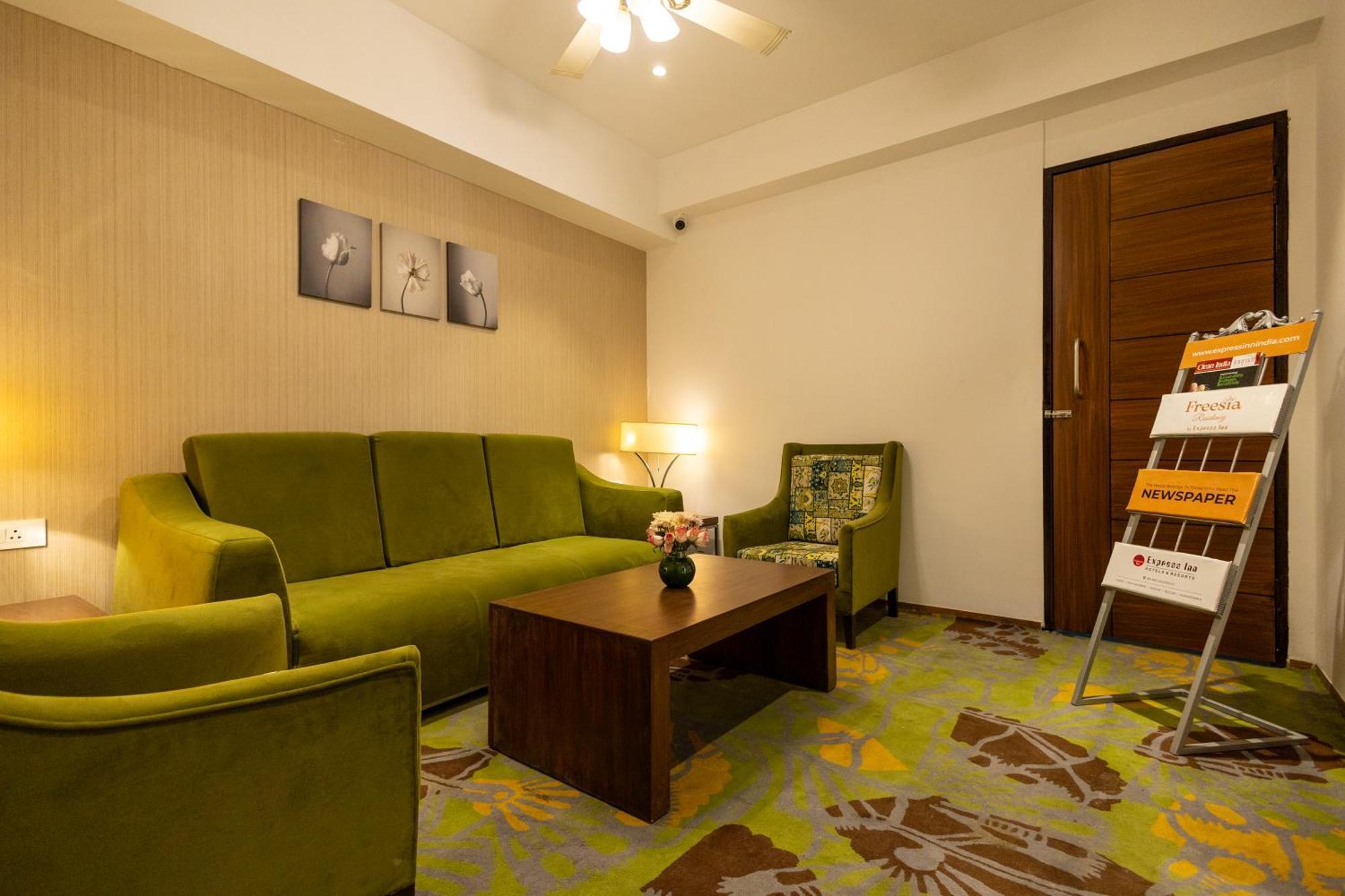 Freesia Residency By Express Inn - Navi Mumbai Bagian luar foto