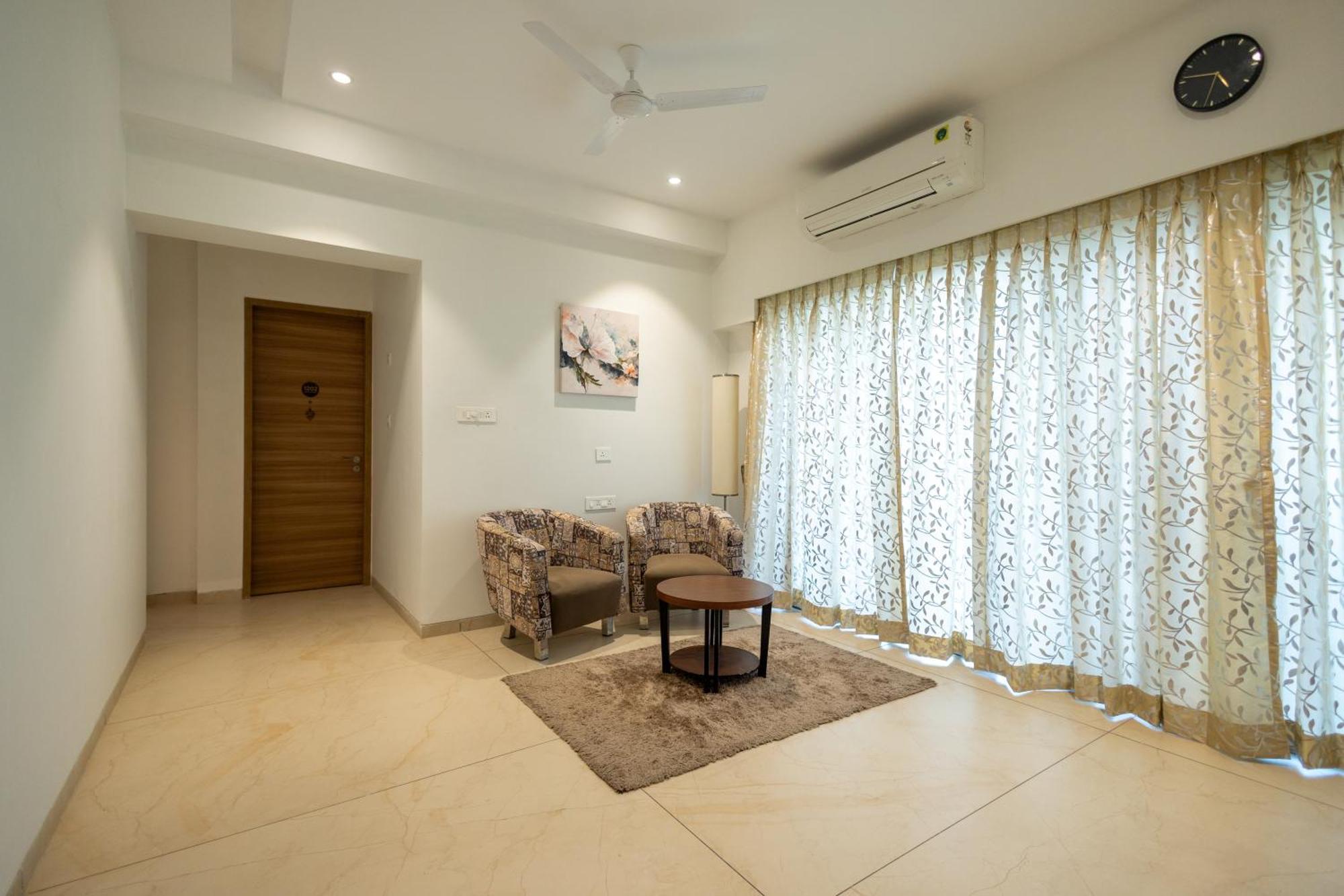 Freesia Residency By Express Inn - Navi Mumbai Bagian luar foto